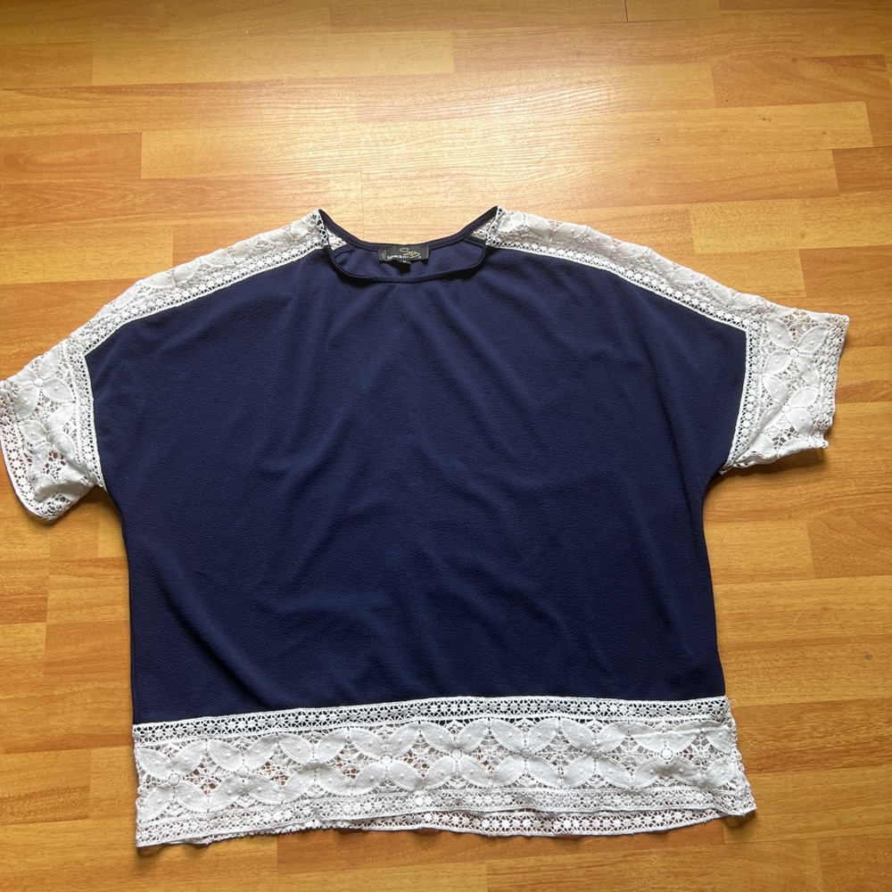 Suzanne Betro Lace Trim Top Size M